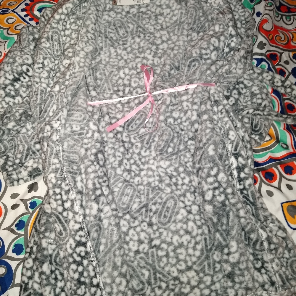 XOXO ROBE - Picture 3 of 5